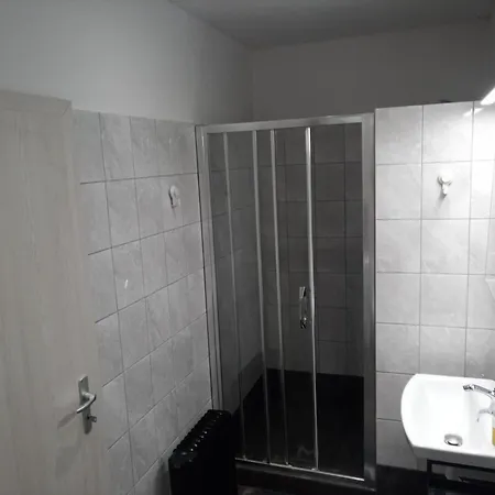 Prázdninový dům Nižbor Samostatný V Zahradě *